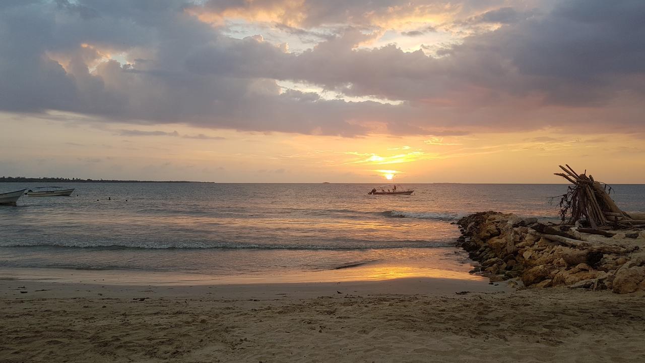 Hostel Beach House Rincón المظهر الخارجي الصورة